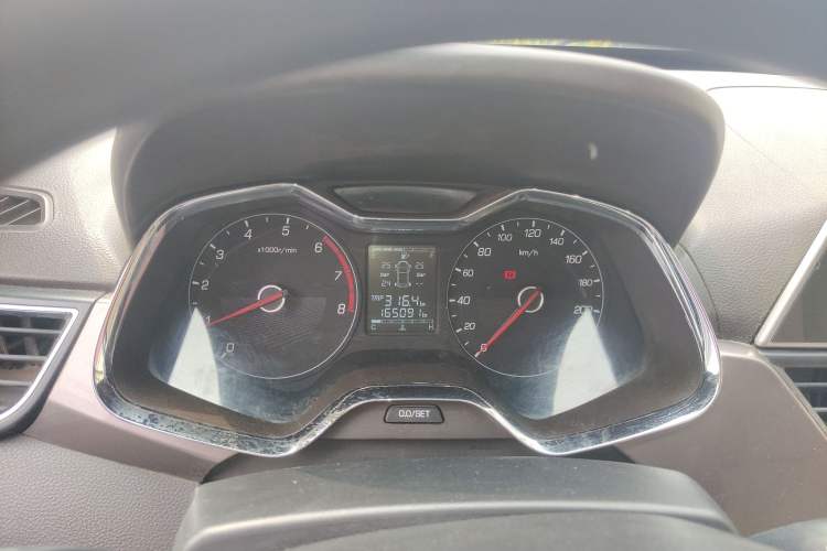 Used Baojun 310W 2017 1.5L Manual Fashion Model China V