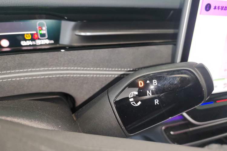 Used Volkswagen ID.7 VIZZION 2024 PRO Model Gear Lever