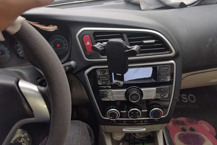 Used Soueast V3 Lingyue 2015 1.5L Manual Happiness Edition Audio And AC Panel