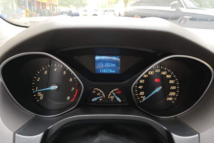 Used Ford Focus 2012 Sedan 1.6L Automatic Fashion Edition Odometer Close Up