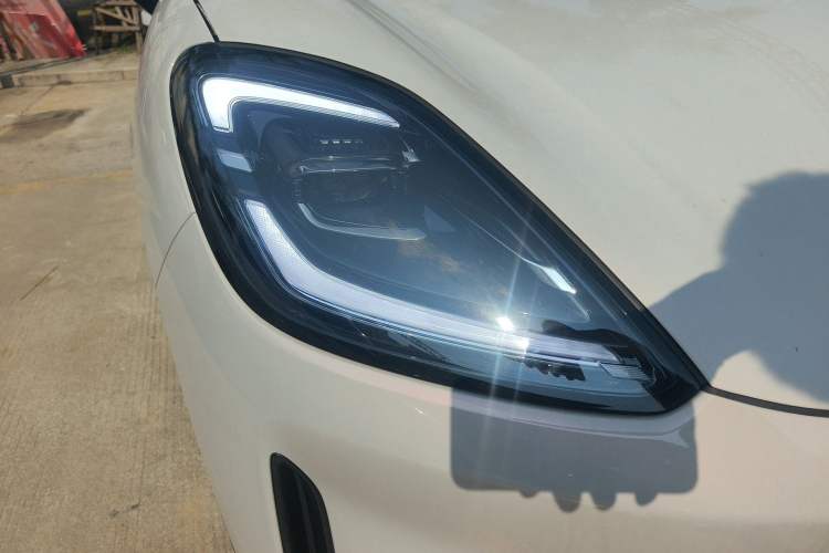Used Wuling Bingo S 2025 Model 325km Flagship Edition Right Front Headlight
