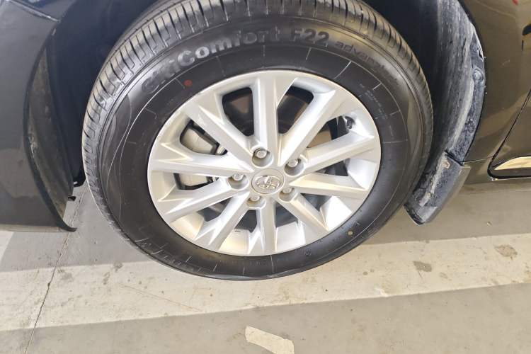 Used Toyota Camry 2015 Dual-Engine 2.5 HG Luxury Navigation Edition Left Front Wheel Hub