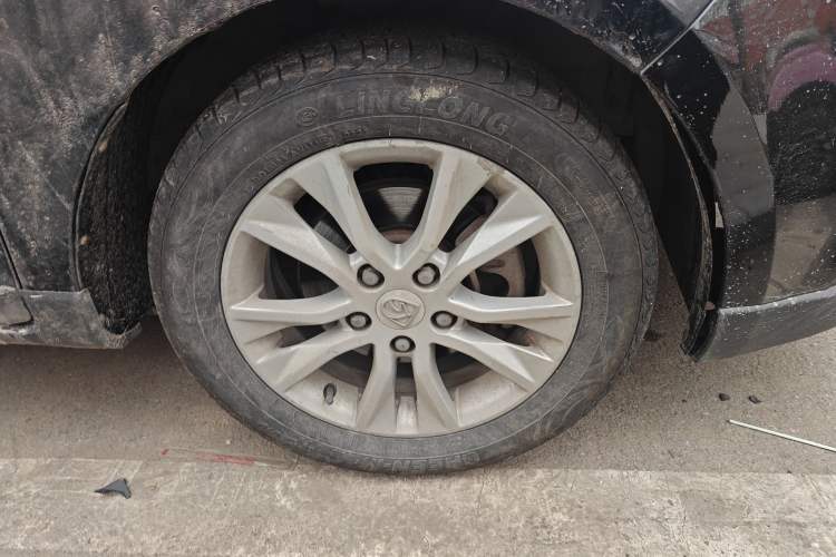 Used Baojun 730 2014 1.5L manual Comfort version 7 seats
