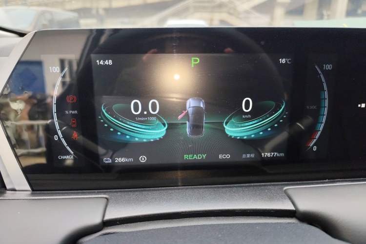 Used NETA U 2023 NETA U-Ⅱ 400 U-SHOW Edition Lithium-Ion Battery Instrument Cluster