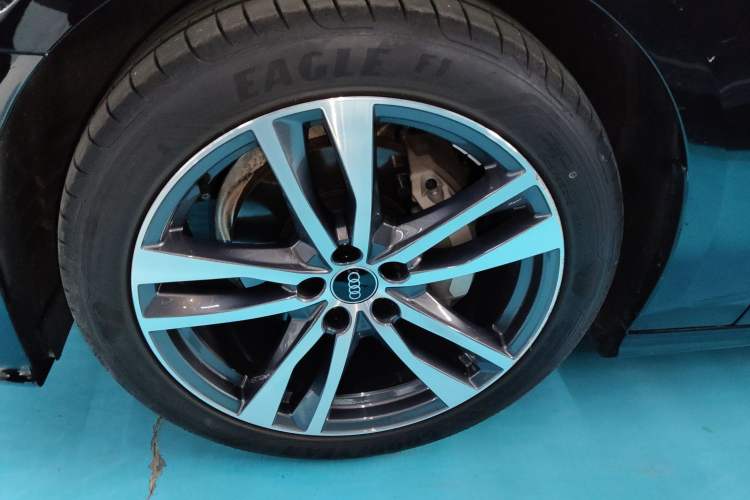 Used Audi A6L 2025 Revised 40 TFSI Luxury Dynamic Edition Left Front Wheel Hub