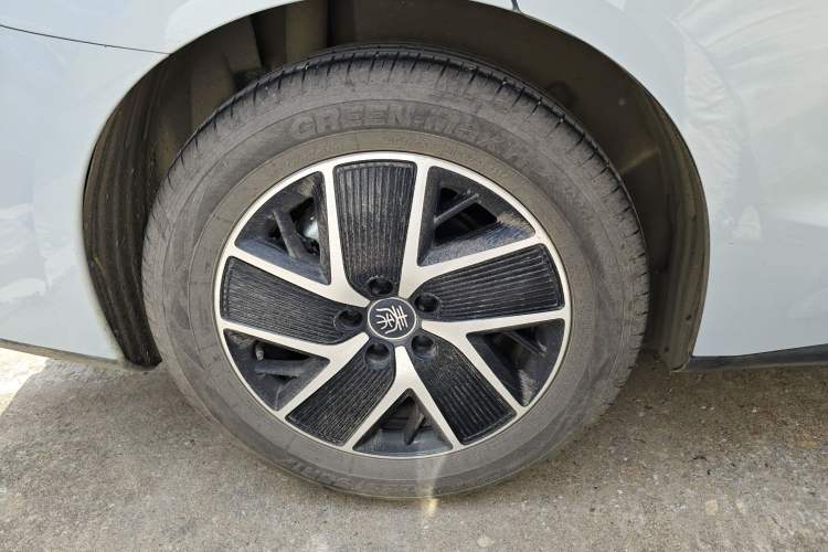 Used BYD Qin L 2025 DM-i Smart Drive 120KM Superior Model
