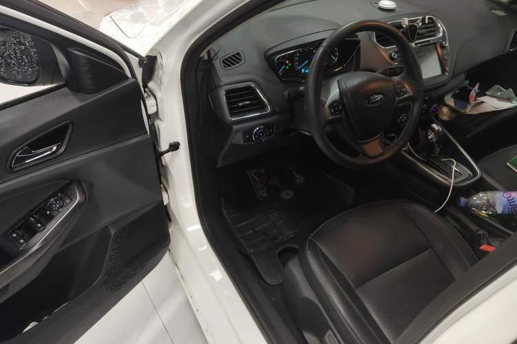 Used Ford Escort 2017 Happiness Edition 1.5L Automatic Fashion Version Driver Seat