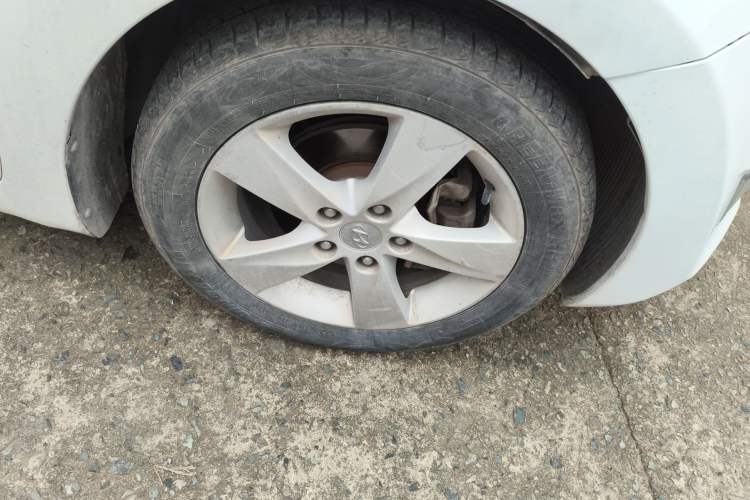 Used Hyundai Elantra (5th Generation / Langdong) 2013 1.6L Automatic Luxury Model Right Front Wheel Hub