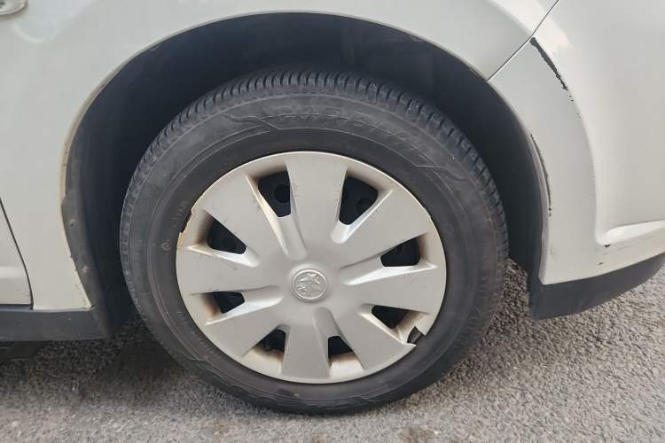 Used Venucia D50 2015 1.6L Manual Fashion Edition Right Front Wheel Hub