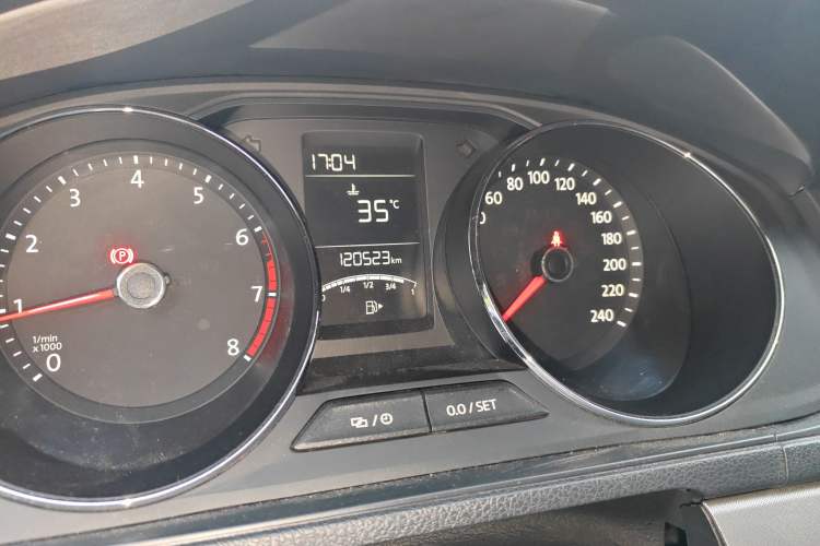 Used Volkswagen Lavida 2017 1.6L Manual Comfort Edition
