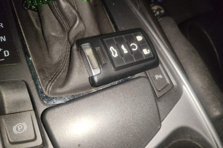 Used Cadillac SRX 2011 3.0L Flagship Edition