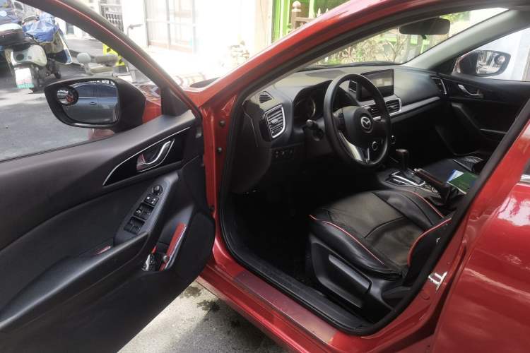 Used Mazda 3 Axela 2014 Sedan 1.5L Automatic Comfort Model Driver Seat