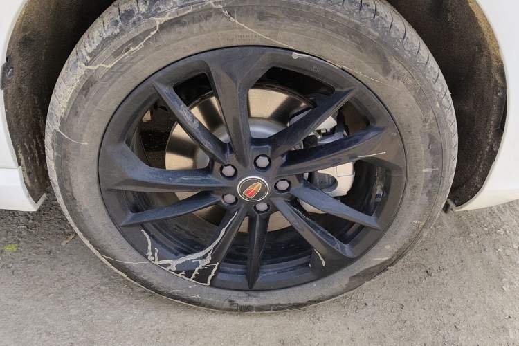 Used Hongqi HS3 PHEV 2025 Model PHEV 117km Jingwei PLUS Edition