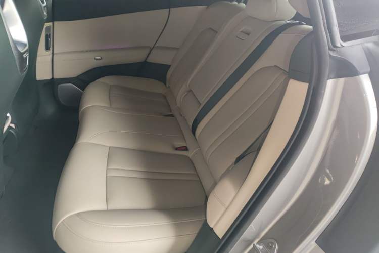 Used Xiaomi Auto YU7 2025 Ultra-Long Range Rear-Wheel Drive Version Left Rear Seat