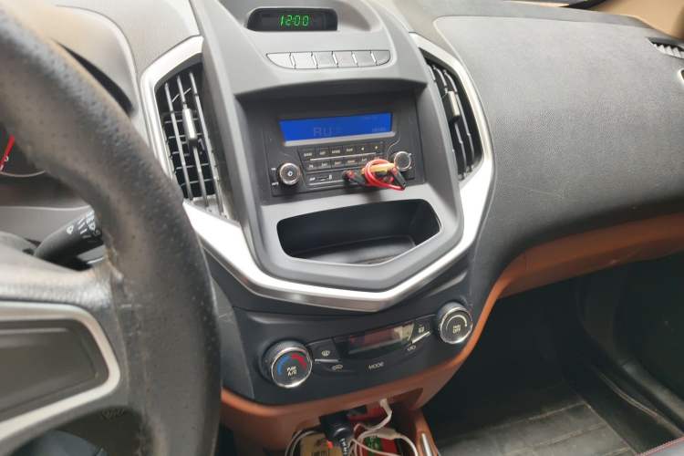 Used Geely Auto Diamond 2017 1.5L Manual Value-Added Model Audio And AC Panel