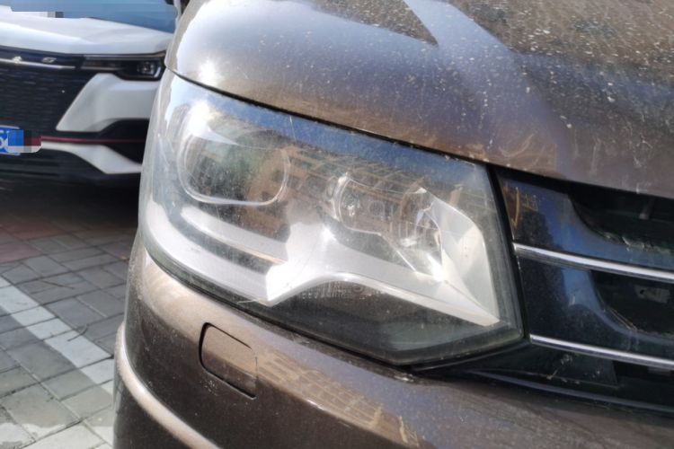 Used Volkswagen Multivan 2012 2.0 TSI Four-Wheel Drive Deluxe Edition Right Front Headlight