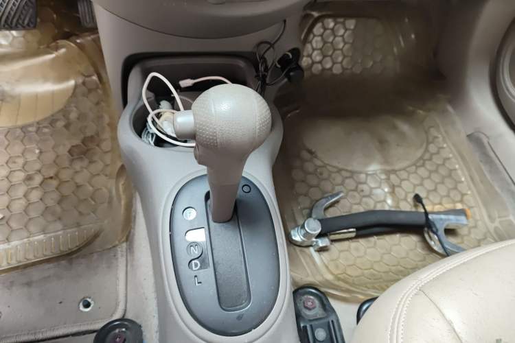 Used Nissan Sunny 2011 1.5XE CVT Comfort Edition Gear Lever