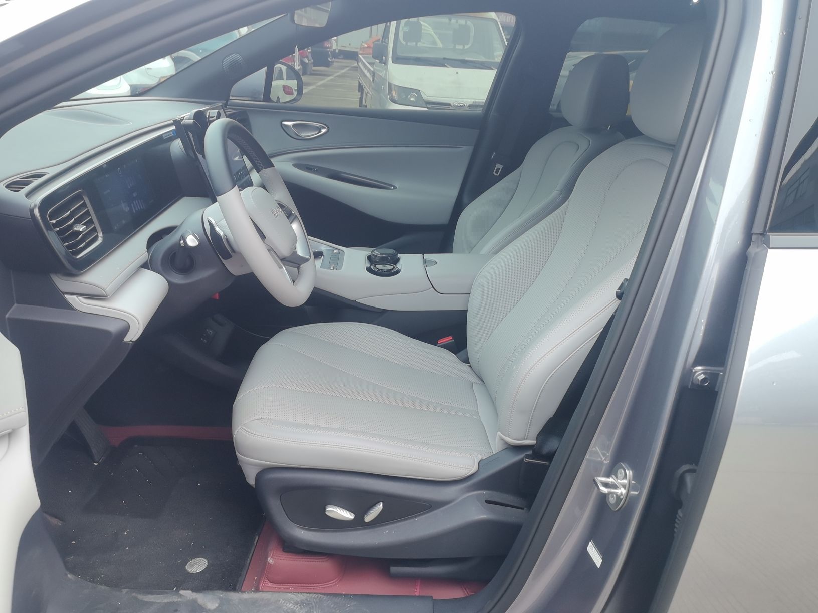 Переднее сиденье в автомобиле