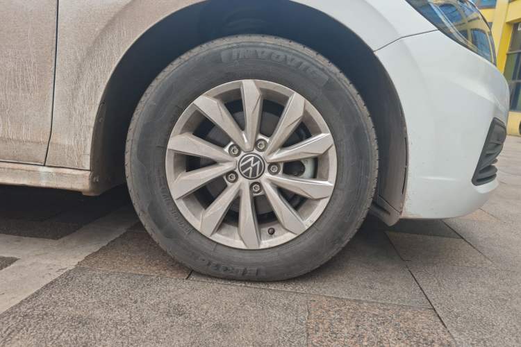 Used Volkswagen Bora 2021 1.5L Automatic Fashionable Smart Connectivity Version Right Front Wheel Hub