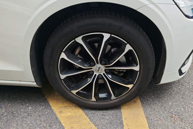 Used Volvo S60 2022 B4 Zhiyi Luxury Edition