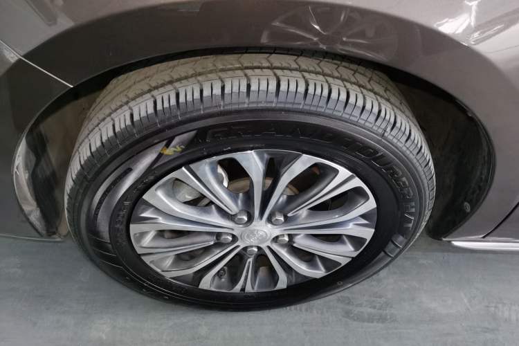 Used Buick GL8 2023 Land Executive Class Smart Enjoyment Model