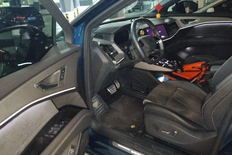 Used Audi Q5 e-tron 2023 40 e-tron Starry Edition Mecha Kit