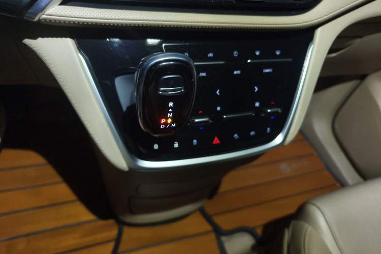 Used Buick GL8 2021 ES Landtrek 653T Smart Luxury Model Gear Lever