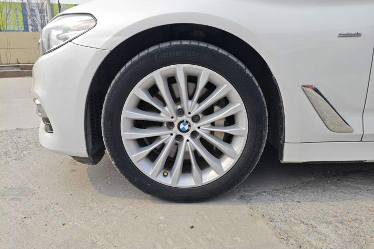 Used BMW 5 Series 2018 Revised Version 530Li Leading Edition Luxury Package Left Front Wheel Hub