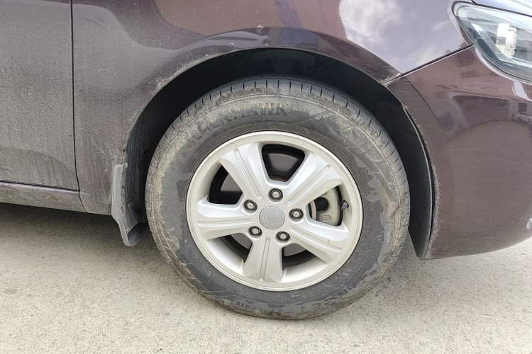 Used Kia Forte 2014 1.6L MT GL Right Front Wheel Hub