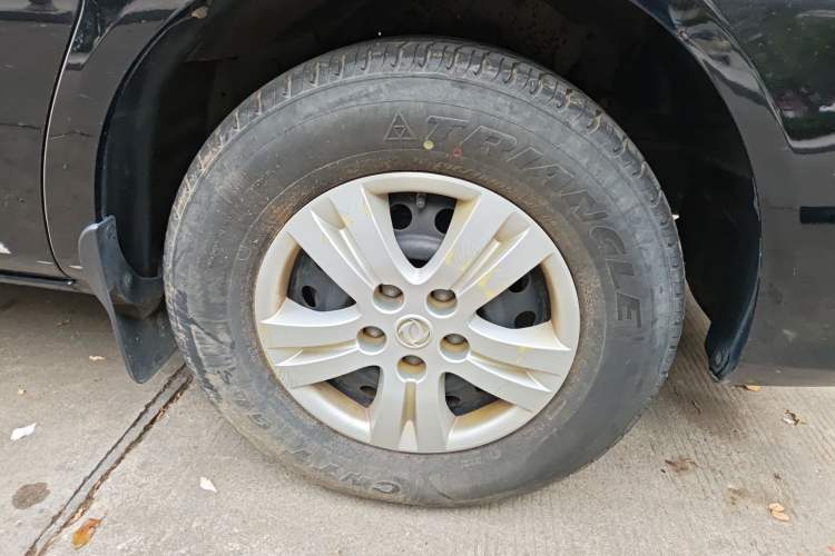 Used FORTHING Lingzhi 2019 M5L 1.6L 7-Seater Base Model China VI Standard
