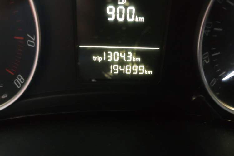 Used Skoda Octavia 2013 1.6L Automatic Elegance Edition Odometer Close Up