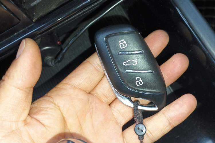 Used Roewe i5 2021 1.5L CVT Platinum Edition Vehicle Key