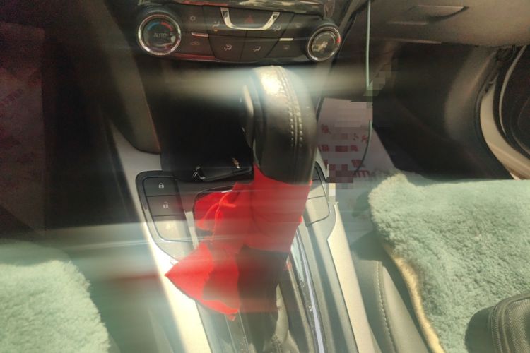 Used Chevrolet Malibu 2016 2.0L Automatic Luxury Edition Gear Lever