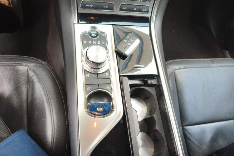 Used Jaguar XF 2015 XF 3.0 SC 80th Anniversary R-Sport Edition Gear Lever