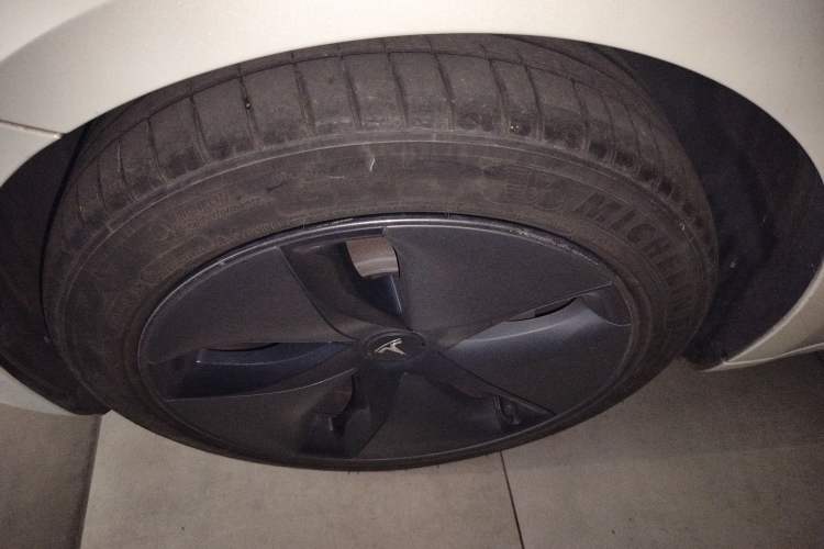 Used Tesla Model 3 2019 Long-Range Rear-Wheel-Drive Version
