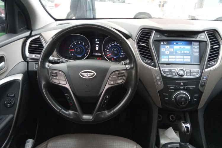 Used Hyundai Grand SantaFe 2013 3.0L 7-Seater Four-Wheel-Drive Comfort Edition Steering Wheel