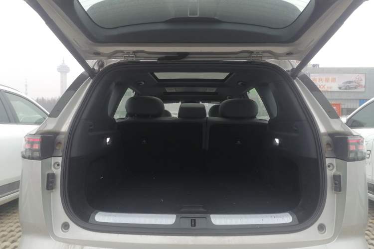 Used Dongfeng eπ eπ008 2025 210Max Range-Extended Version 5 Seats