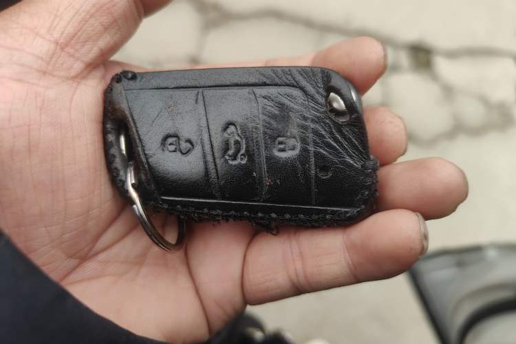 Used Volkswagen Tiguan L 2019 Revised Version 330TSI Automatic Two-Wheel Drive Panoramic Comfort Edition China V Standard Vehicle Key