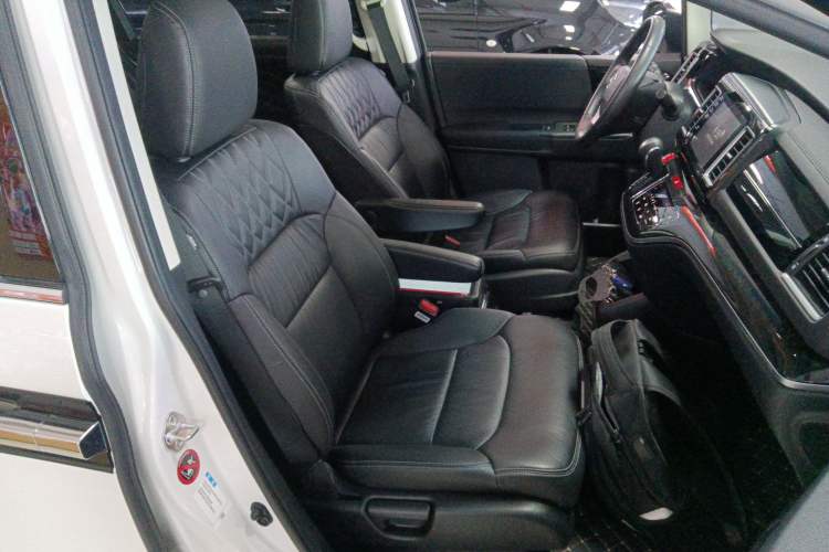 Used Honda Elysion 2019 2.0L Hybrid Luxury Edition
