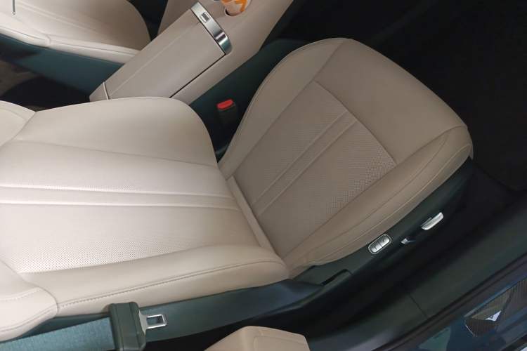 Used Xiaomi Auto YU7 2025 Ultra-Long Range High-Performance All-Wheel-Drive Max Edition
