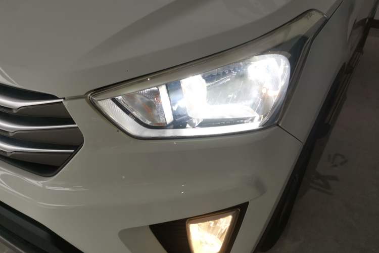 Used Hyundai ix25 2015 1.6L Automatic Two-Wheel Drive Smart GLS Trim Left Front Headlight