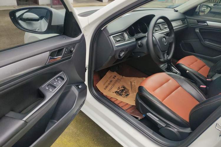 Used Volkswagen Bora 2018 1.5L Automatic Fashion Model Driver Seat