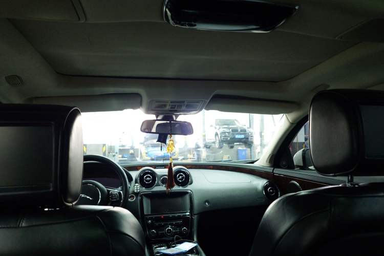 Used Jaguar XJ 2014 XJL 3.0 SC Two-Wheel-Drive Panoramic Business Edition Headliner