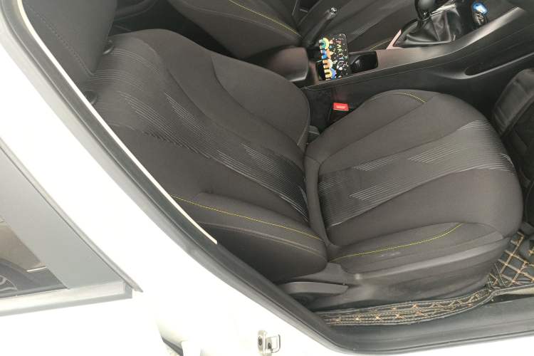 Used Roewe i5 2021 1.5L Manual Platinum Edition Right Front Seat