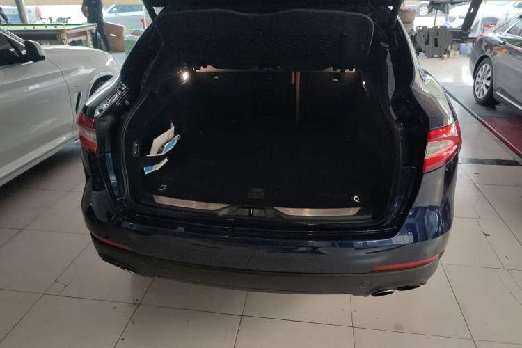 Used Maserati Levante 2016 3.0T Standard Edition Trunk