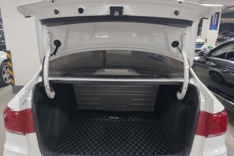 Used Volkswagen Santana 2017 Haval H6 1.6L Automatic Fashion Edition Trunk