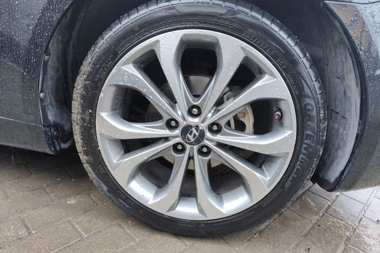 Used Hyundai Sonata 2014 2.4L Automatic Luxury Version China V Standard Right Front Wheel Hub