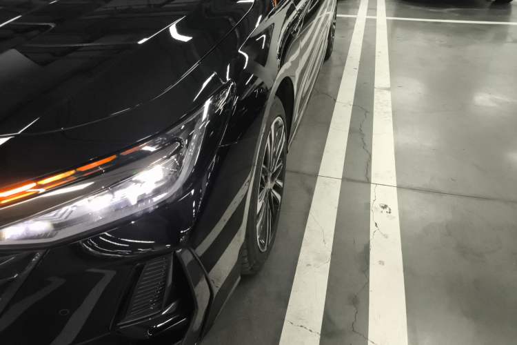 Used Chery Arrizo 8 2023 High-Performance Edition 2.0T DCT Powerfully Equipped
