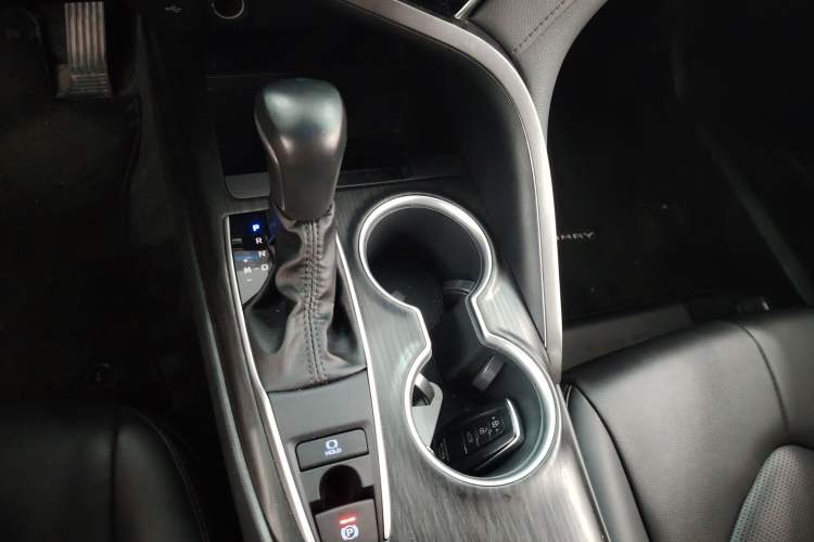 Used Toyota Camry 2021 2.0G Luxury Edition