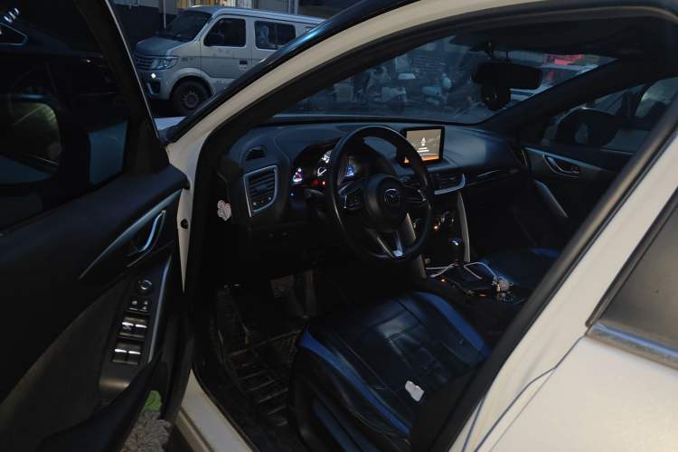 Used Mazda CX-4 2018 2.0L Automatic Two-Wheel Drive Blue Sky Dynamic Version China V Standard